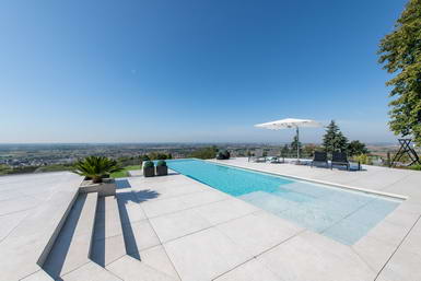 Pool mit Treppe